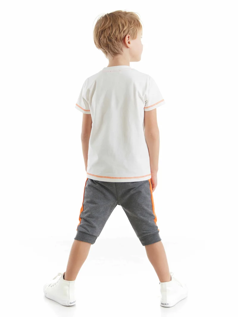 دينوكيدس طقم تيشيرت وبنطلون ه للأولاد بتصميم ديناصور في العمل